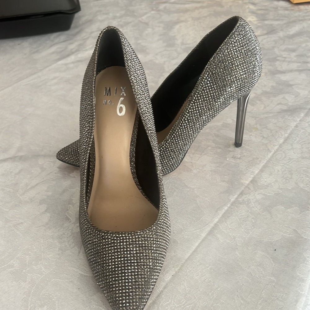 High Heels - Picture 3 of 4